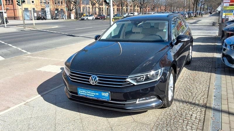 Gebraucht VW Passat Comfortline 150 PS (110 kW) 2018 Schwarz Kombi