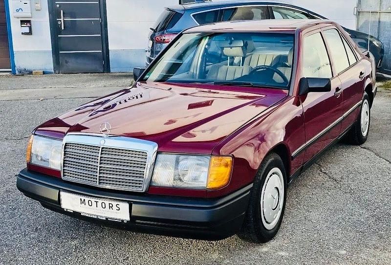 Gebraucht Mercedes E300 180 PS (132 kW) 1989 Rot Limousine