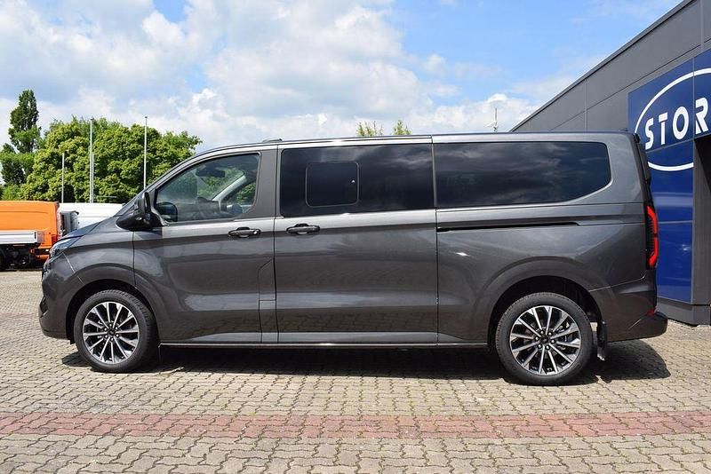 Neu Ford Tourneo Titanium X 170 PS (125 kW) 2026 Magnetic grau Van / Kleinbus