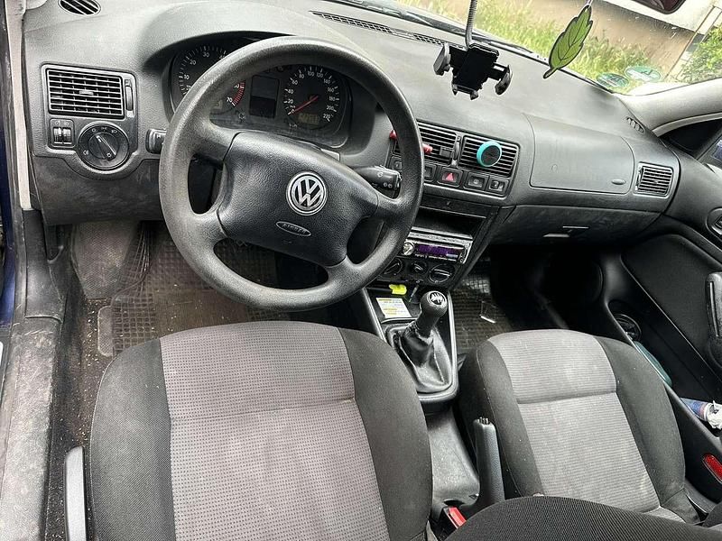 Blau Gebraucht 2000 VW Golf IV Edition Limousine | 1.500 € (Fairer Preis) - Bild 1/4