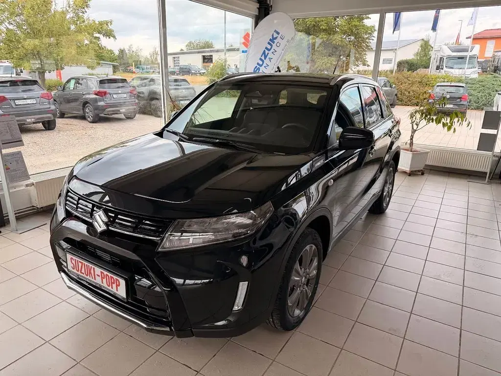 Neu Suzuki Vitara Comfort 110 PS (80 kW) 2026 Schwarz SUV