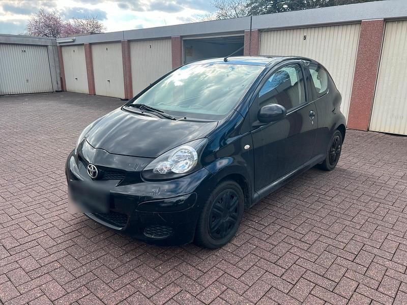 Gebraucht Toyota Aygo 69 PS (50 kW) 2009 Schwarz Kleinwagen