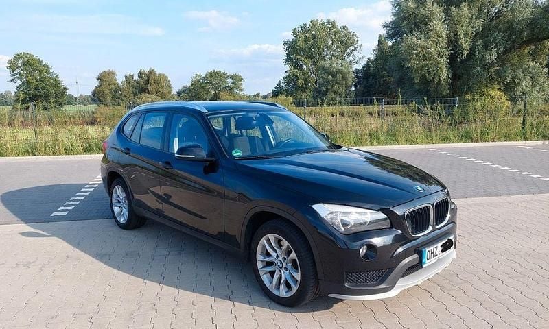 Schwarz Gebraucht 2014 BMW X1 Advantage SUV | 7.900 € (Superpreis) - Bild 1/4
