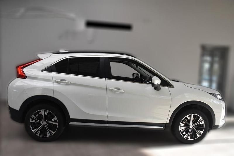 Weiß Gebraucht 2018 Mitsubishi Eclipse Cross Intro Edition SUV | 17.920 € (Etwas zu teuer) - Bild 1/4