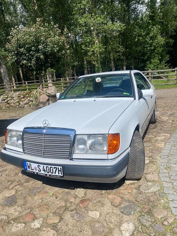 Weiß Gebraucht 1989 Mercedes 230 Coupé | 17.690 € - Bild 1/4