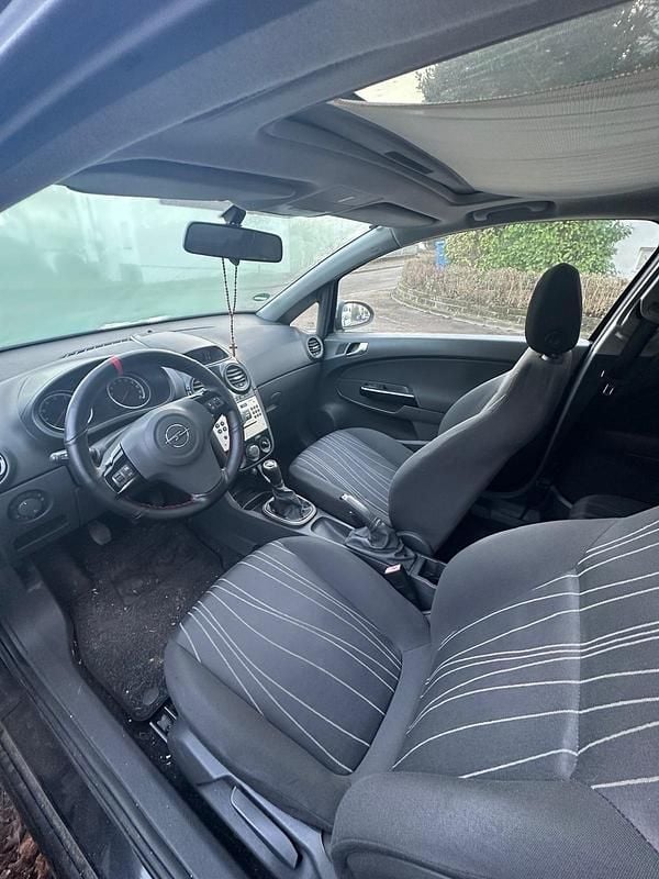 Gebraucht Opel Corsa 90 PS (66 kW) 2008 Schwarz Kleinwagen