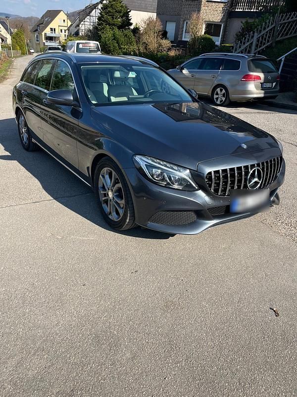 Gebraucht Mercedes C250 204 PS (150 kW) 2015 Grau Kombi