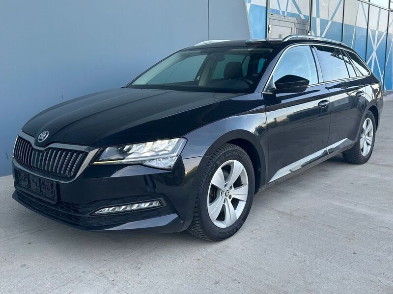 Schwarz Gebraucht 2022 Skoda Superb Kombi | 17.950 € (Guter Preis) - Bild 1/4