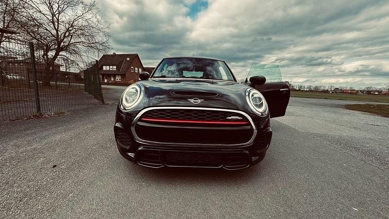 Gebraucht Mini John Cooper Works 231 PS (169 kW) 2020 Schwarz Kleinwagen