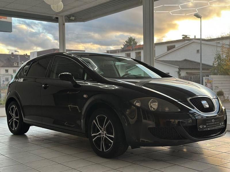 Schwarz Gebraucht 2007 Seat Leon Limousine | 3.800 € (Etwas zu teuer) - Bild 1/4