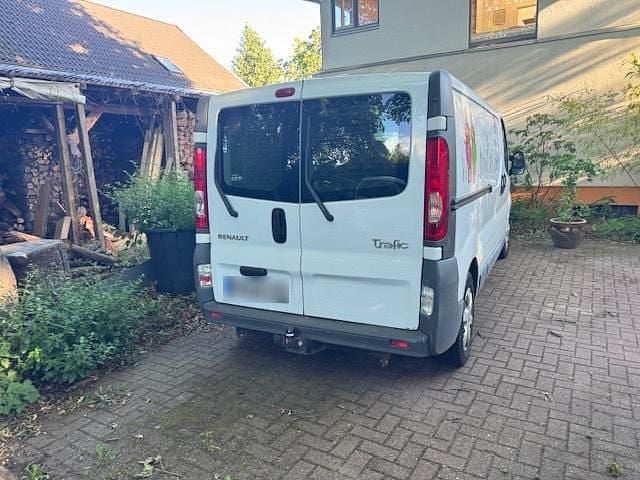 Gebraucht Renault Trafic 85 PS (62 kW) 2011 Weiß Van / Kleinbus