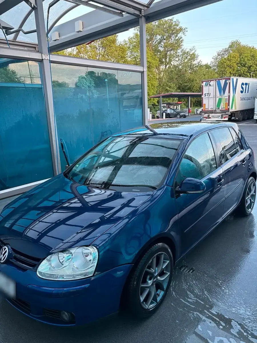 Gebraucht VW Golf V 105 PS (77 kW) 2008 Blau Kleinwagen