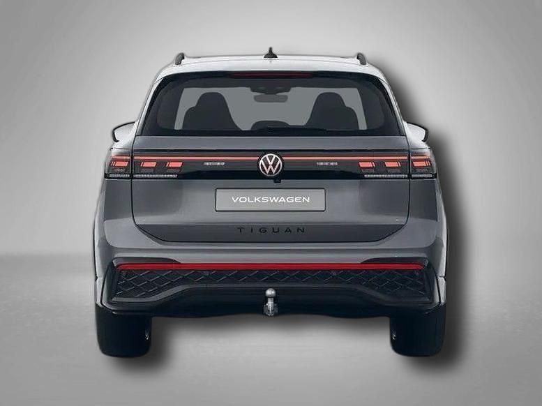 Gebraucht VW Tiguan R-line 150 PS (110 kW) 2025 Delfingrau metallic SUV