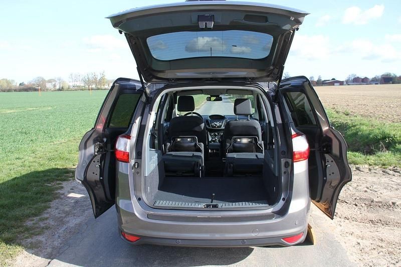 Gebraucht Ford Grand C-Max Titanium 150 PS (110 kW) 2013 Braun Van / Kleinbus