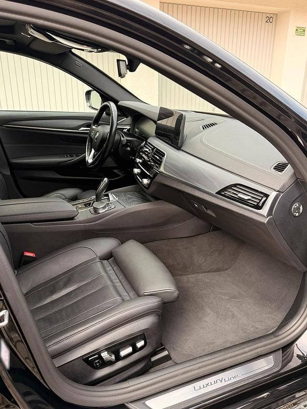 Gebraucht BMW 530e 292 PS (214 kW) 2021 Schwarz Limousine