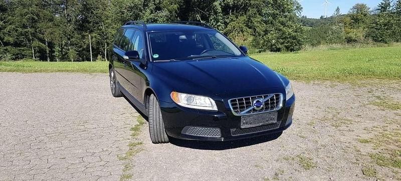 Schwarz Gebraucht 2010 Volvo V70 Kombi | 5.190 € (Guter Preis) - Bild 1/4