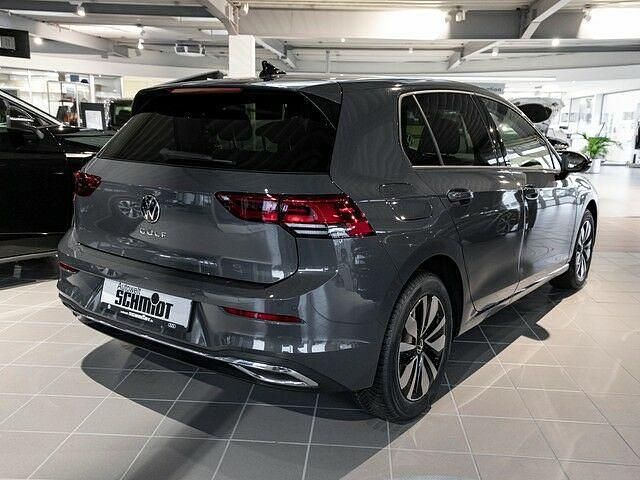 Gebraucht VW Golf VIII Move 110 PS (80 kW) 2024 Delfingrau metallic Limousine