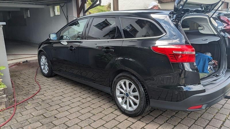 Gebraucht Ford Focus 150 PS (110 kW) 2015 Schwarz Kombi