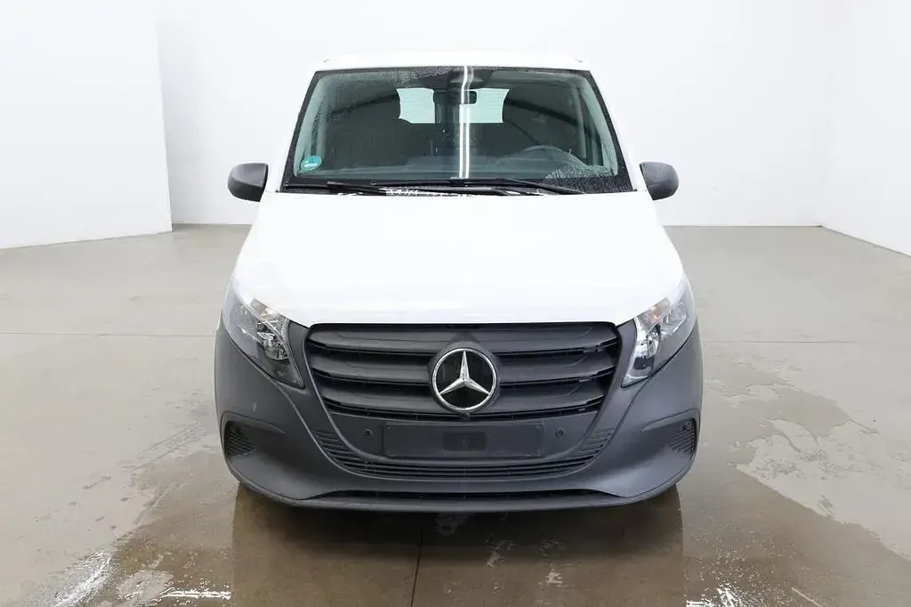 Gebraucht Mercedes Vito 136 PS (100 kW) 2024 Arktikweiß Van