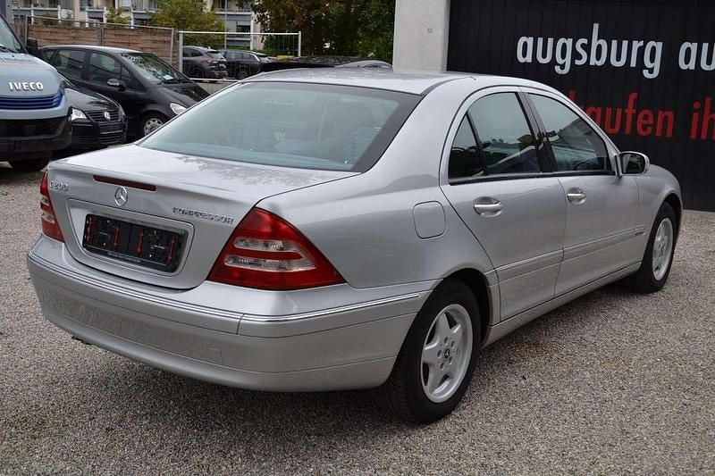 Gebraucht Mercedes C200 163 PS (119 kW) 2003 Silber Limousine