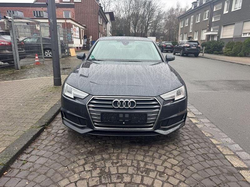 Gebraucht Audi A4 Sport 150 PS (110 kW) 2018 Grau Limousine