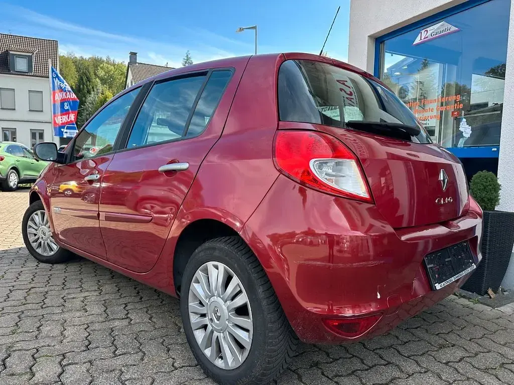 Gebraucht Renault Clio 75 PS (55 kW) 2008 Rot Limousine