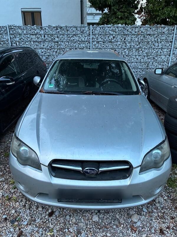 Silber Gebraucht 2005 Subaru Legacy Kombi | 2.090 € - Bild 1/4