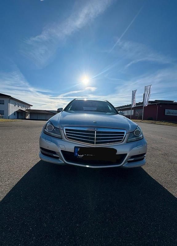 Gebraucht Mercedes C180 120 PS (88 kW) 2013 Silber Kombi