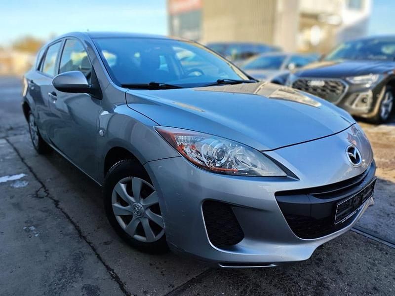 Grau Gebraucht 2012 Mazda 3 Center-Line Limousine | 2.900 € (Teuer) - Bild 1/4
