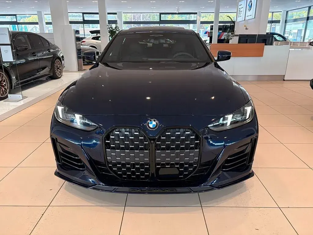 Używany Alpina D4 355 KM (261 kW) 2025 Niebieski Coupe