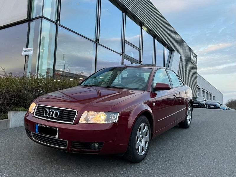 Gebraucht Audi A4 102 PS (75 kW) 2004 Rot Limousine