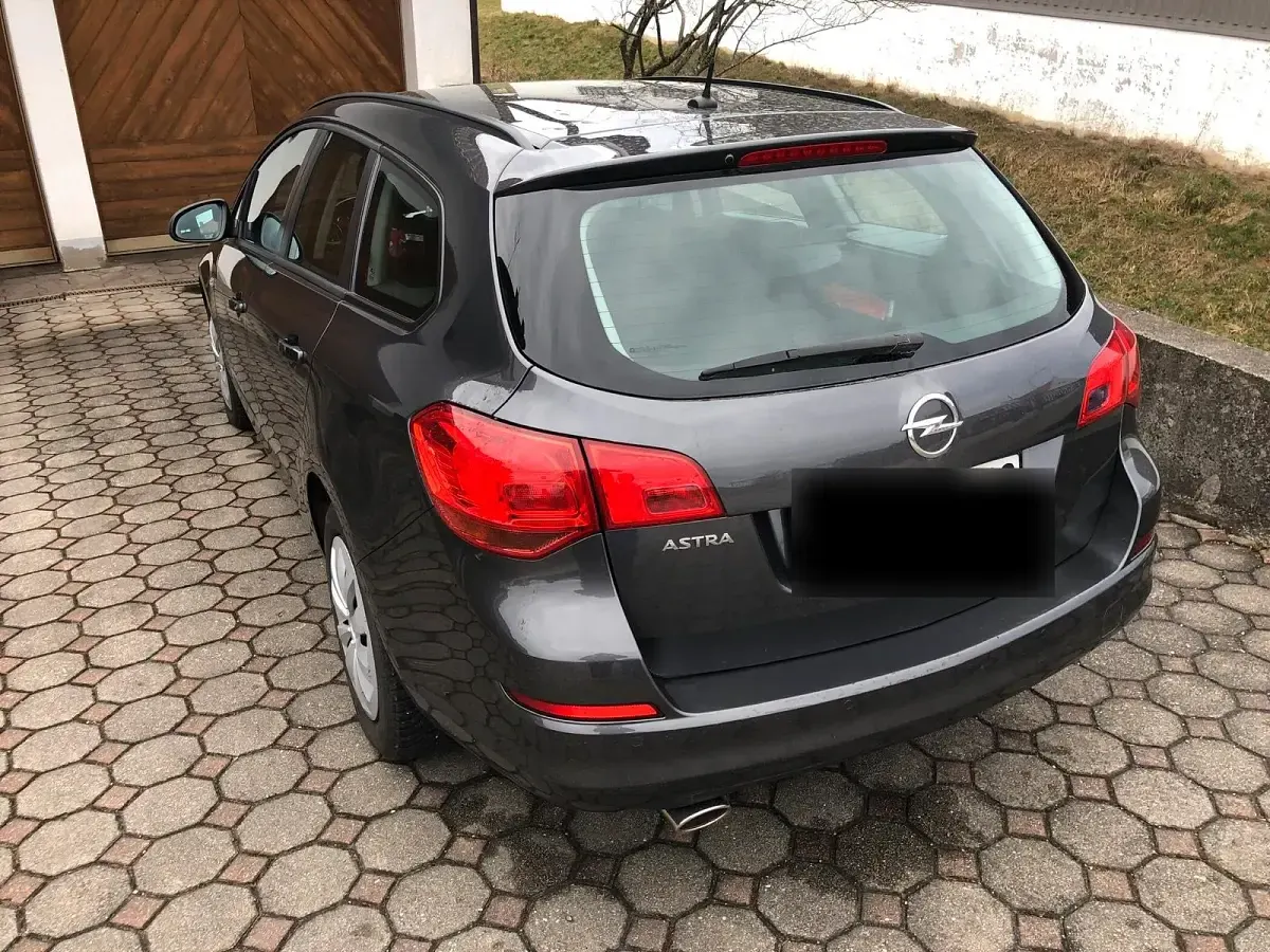 Gebraucht Opel Astra 120 PS (88 kW) 2011 Grau Kombi
