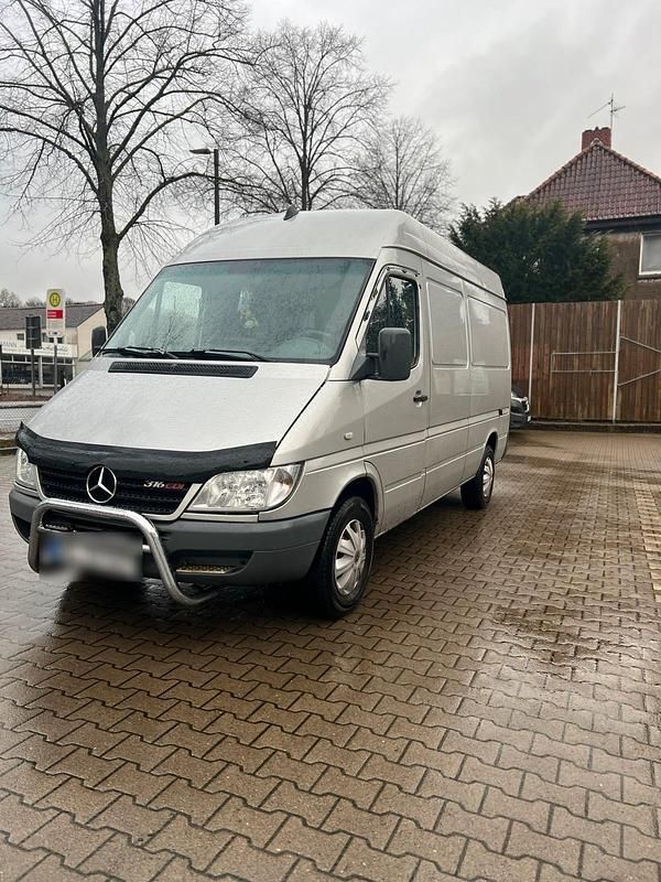 Grau Gebraucht 2005 Mercedes 316 Van | 6.500 € - Bild 1/4