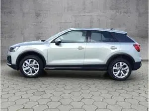 Neu Audi Q2 Advanced Plus 150 PS (110 kW) 2026 Silber (silber (tausilber metallic)) SUV