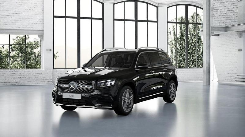 Metalliclack kosmosschwarz Gebraucht 2025 Mercedes GLB220 AMG SUV | 51.980 € (Fairer Preis) - Bild 1/4