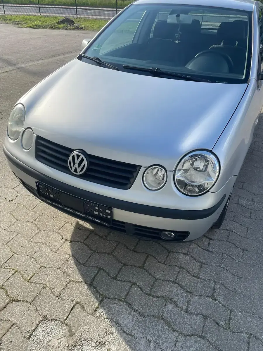 Gebraucht VW Polo 63 PS (46 kW) 2004 Silber Kleinwagen