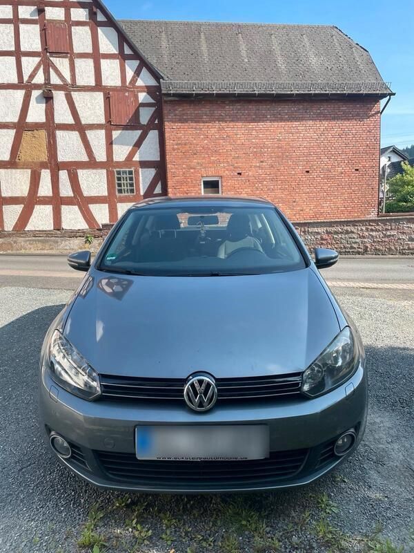 Grau Gebraucht 2010 VW Golf VI Limousine | 3.600 € (Guter Preis) - Bild 1/4