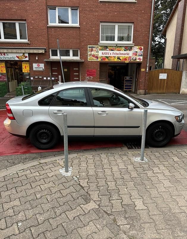 Gebraucht Volvo S40 140 PS (102 kW) 2004 Silber Limousine