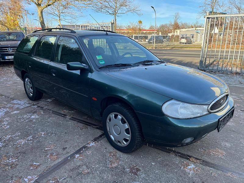 Gebraucht Ford Mondeo 131 PS (96 kW) 1999 Grün Kombi