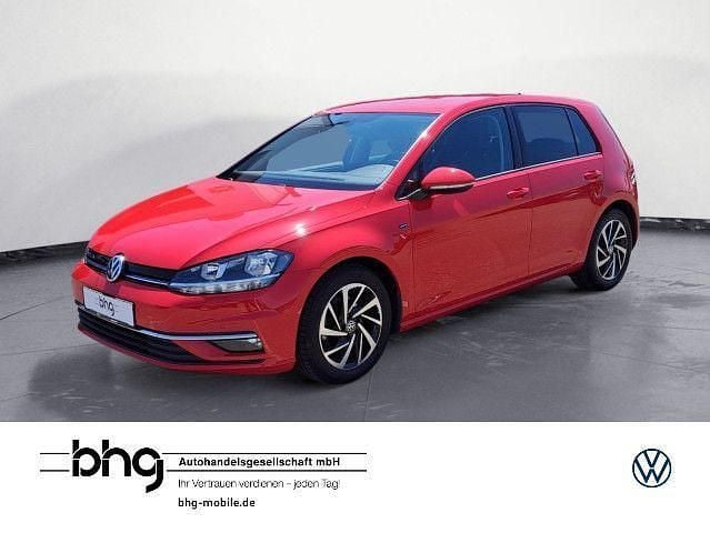 Rot Gebraucht 2018 VW Golf VII Comfortline Limousine | 15.390 € (Fairer Preis) - Bild 1/4