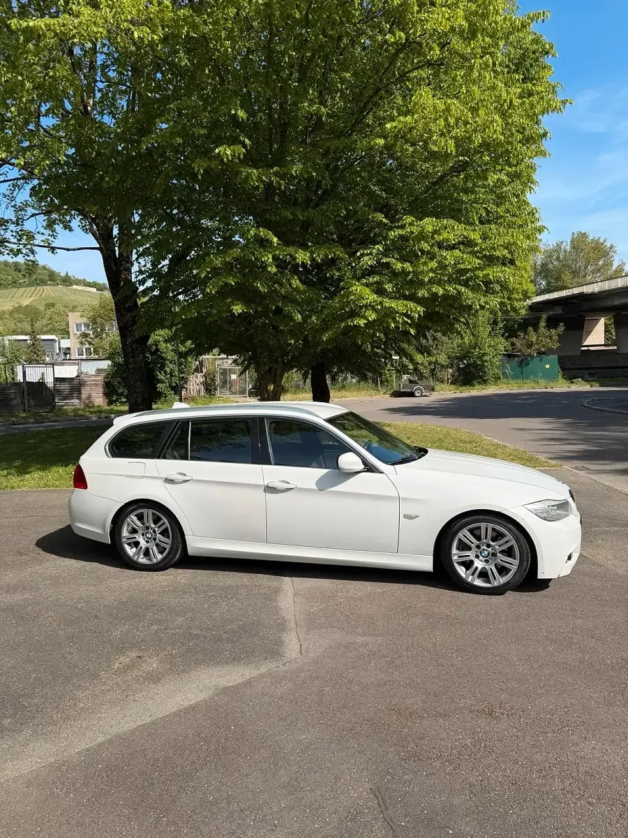 Gebraucht BMW 325 M Sport 204 PS (150 kW) 2011 Weiß Kombi