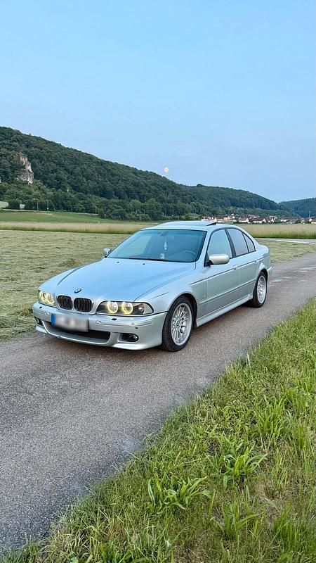 Gebraucht BMW 530 193 PS (141 kW) 2001 Silber Limousine