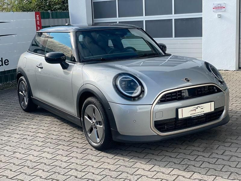 Grau Gebraucht 2024 Mini Cooper Kleinwagen | 25.750 € (Superpreis) - Bild 1/4