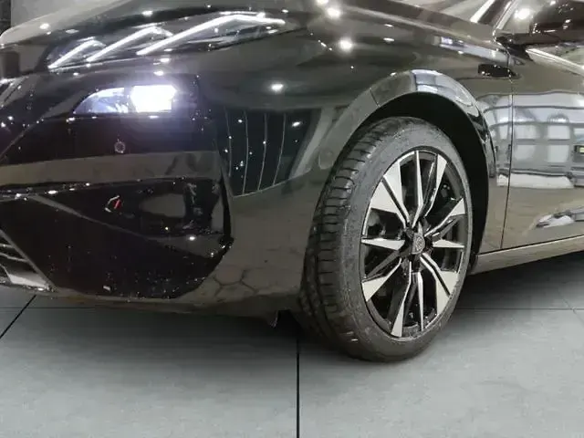 Neu Peugeot 308 Allure 146 PS (107 kW) 2026 Schwarz Limousine