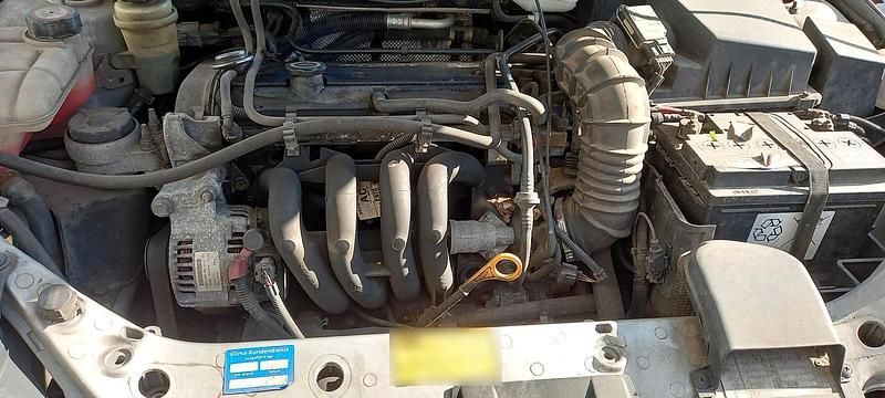 Usado Ford Focus 74 HP (54 kW) 2000 Cinzento Carrinha