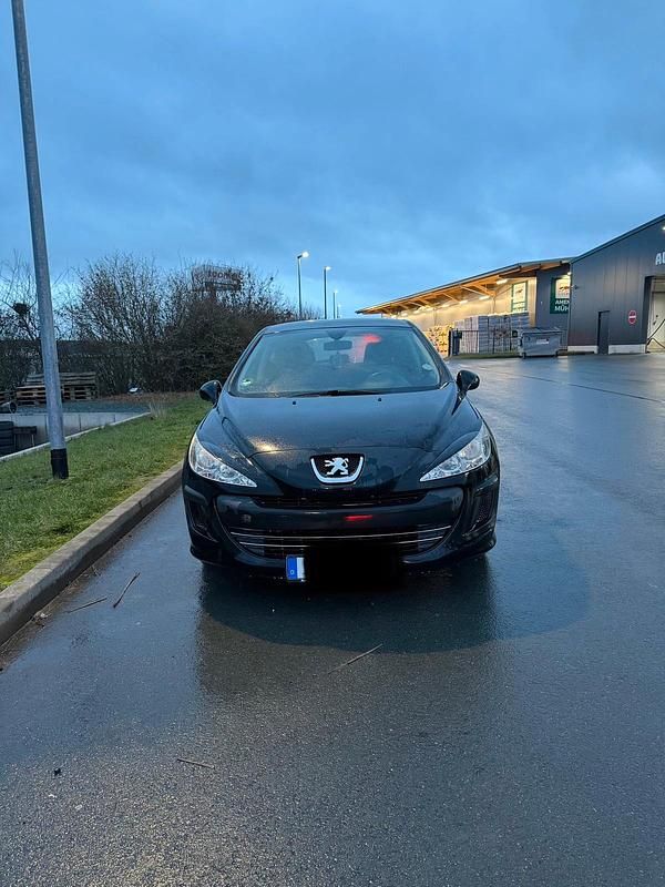 Gebraucht Peugeot 308 95 PS (69 kW) 2010 Schwarz Kleinwagen