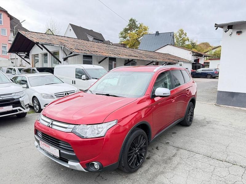 Rot Gebraucht 2014 Mitsubishi Outlander Diamant Edition SUV | 10.890 € (Fairer Preis) - Bild 1/4