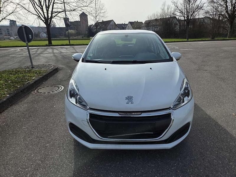 Second-hand Peugeot 208 Active 68 CP (50 kW) 2019 Alb Hatchback