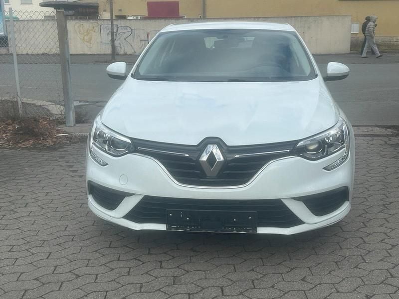 Gebraucht Renault Mégane IV 100 PS (73 kW) 2016 Weiß Limousine