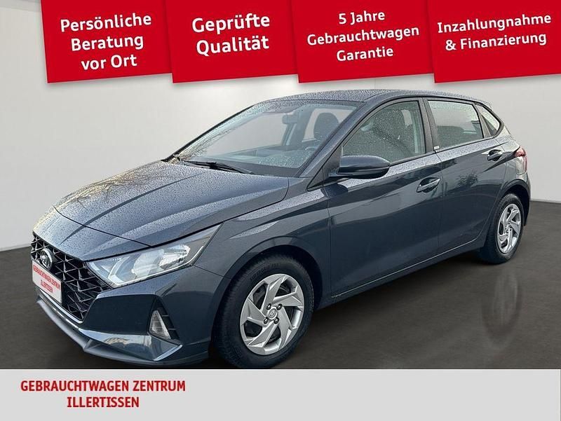 Grau Gebraucht 2021 Hyundai i20 Select Limousine | 13.140 € (Fairer Preis) - Bild 1/4